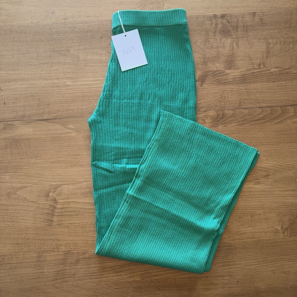 NEW NIA Vibrant Kelly Green Ribbed Stretch Pants Women's Size Medium
